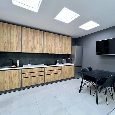 44 Pearl Stylish 1-Bedroom Apartment Одесса Экстерьер фото