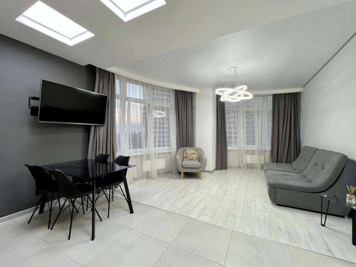 44 Pearl Stylish 1-Bedroom Apartment Одесса Экстерьер фото