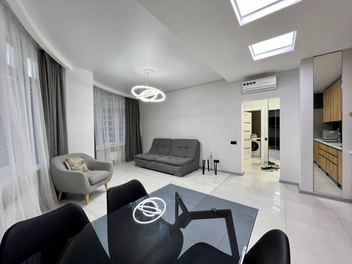 44 Pearl Stylish 1-Bedroom Apartment Одесса Экстерьер фото