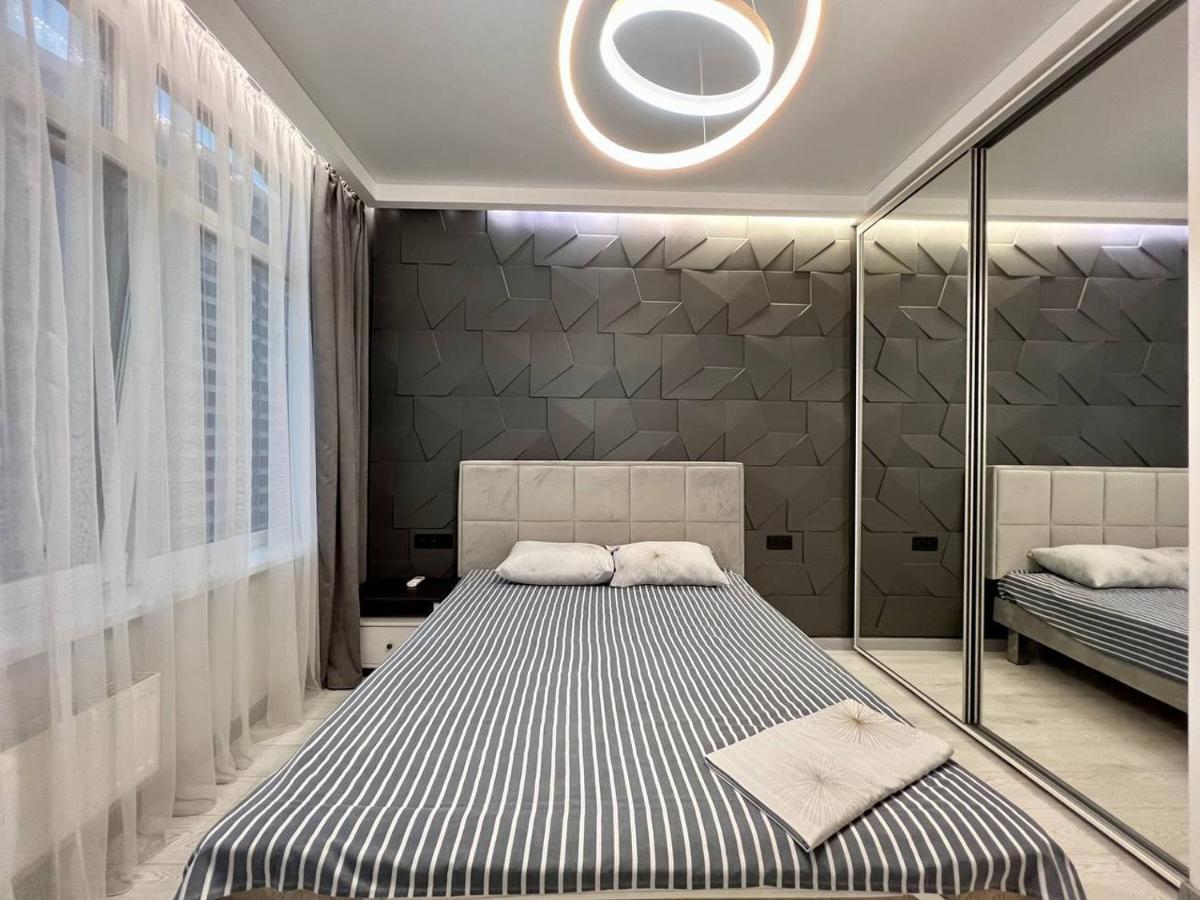 44 Pearl Stylish 1-Bedroom Apartment Одесса Экстерьер фото
